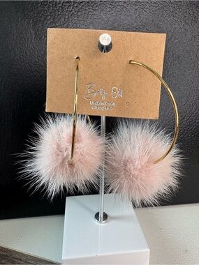 Betty Oh Gold Hoop Earrings Blush Pink Fur Pom Pom Pendant Korea SKU J